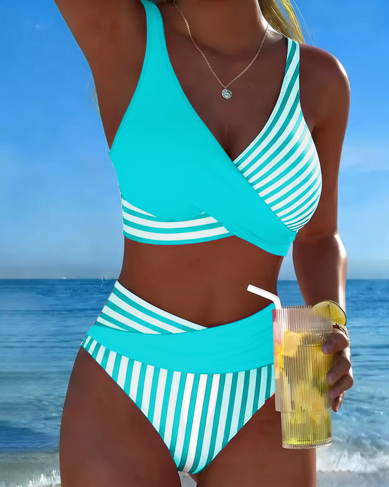 Bikini estampado con rayas cruzadas