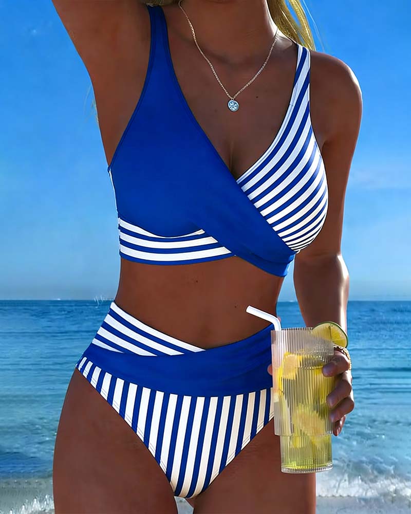 Bikini estampado con rayas cruzadas