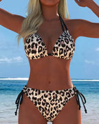Bikini con estampado de leopardo, cuello halter y tirantes