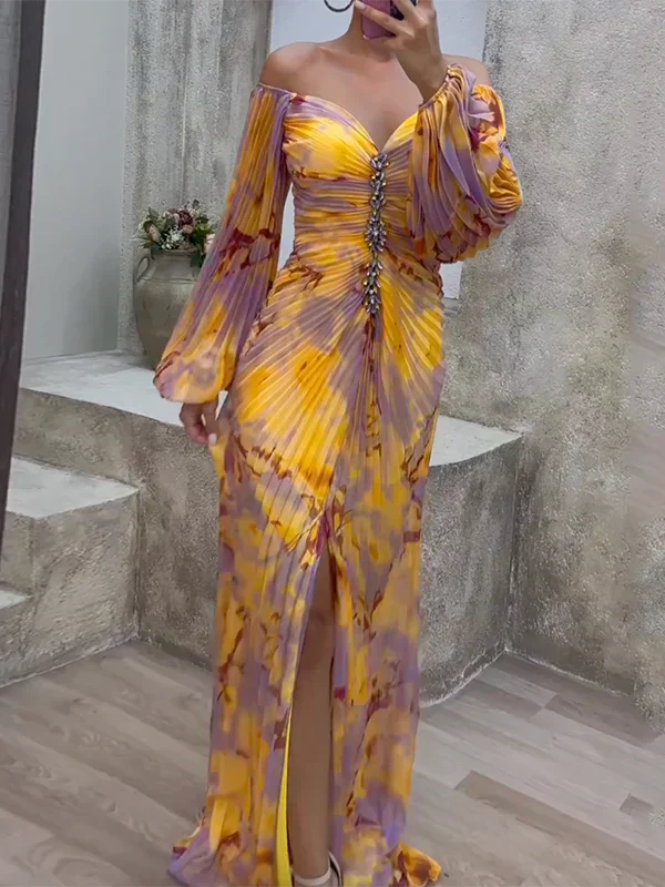 Maria Chic Dress with V-Neck
