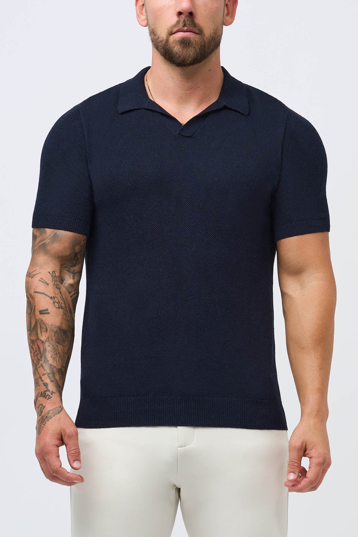 Polo de cachemira premium de corte ajustado