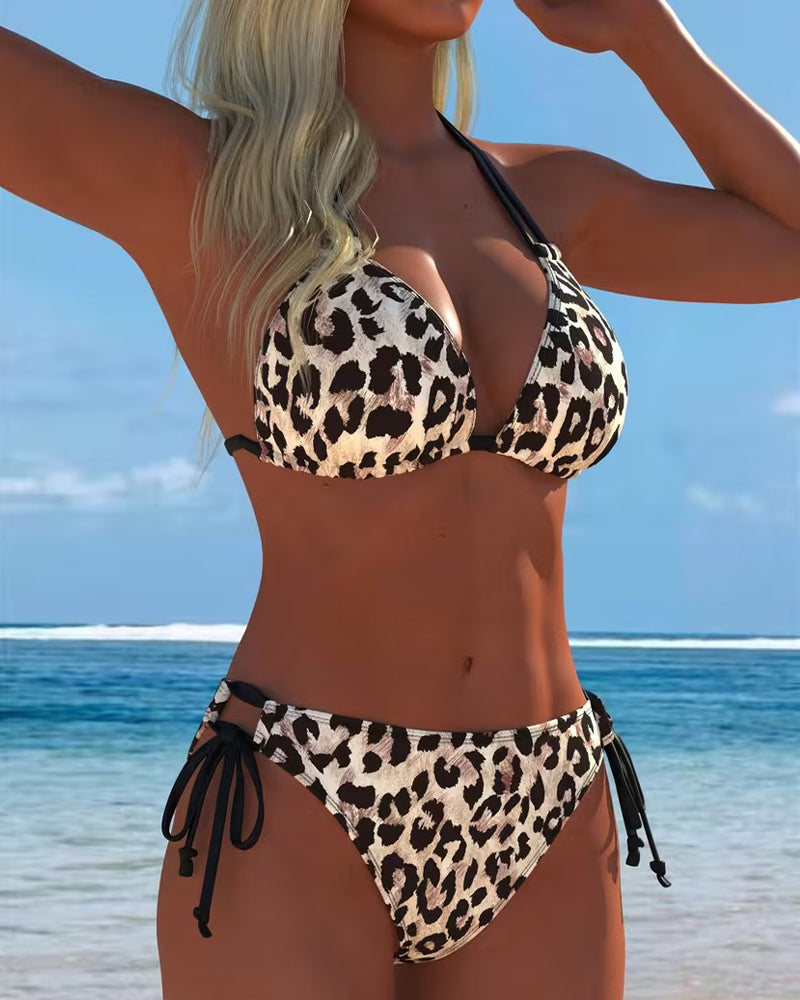 Bikini con estampado de leopardo, cuello halter y tirantes