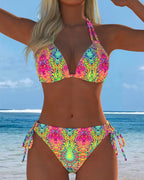 Bikini colorido con estampado halter