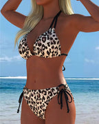 Bikini con estampado de leopardo, cuello halter y tirantes